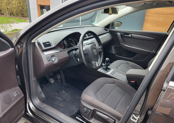 Volkswagen Passat cena 36900 przebieg: 141000, rok produkcji 2013 z Inowrocław małe 211